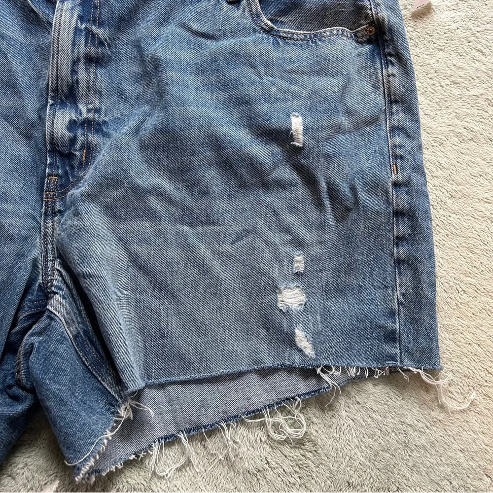 Old Navy Blue High‑Rise Denim Shorts Plus 26 NWT Distressed Raw Hem
